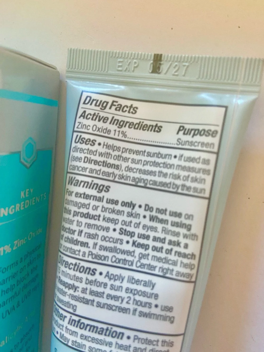 Bliss Clarifying Daily Mineral Sunscreen SPF 30 - Aqua and White